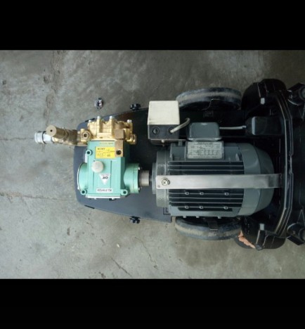 MÁY RỬA XE NHẬT ÁP CAO 2