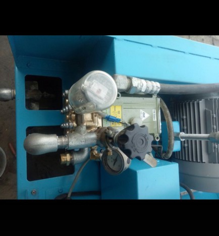 MÁY RỬA XE NHẬT ÁP CAO 9